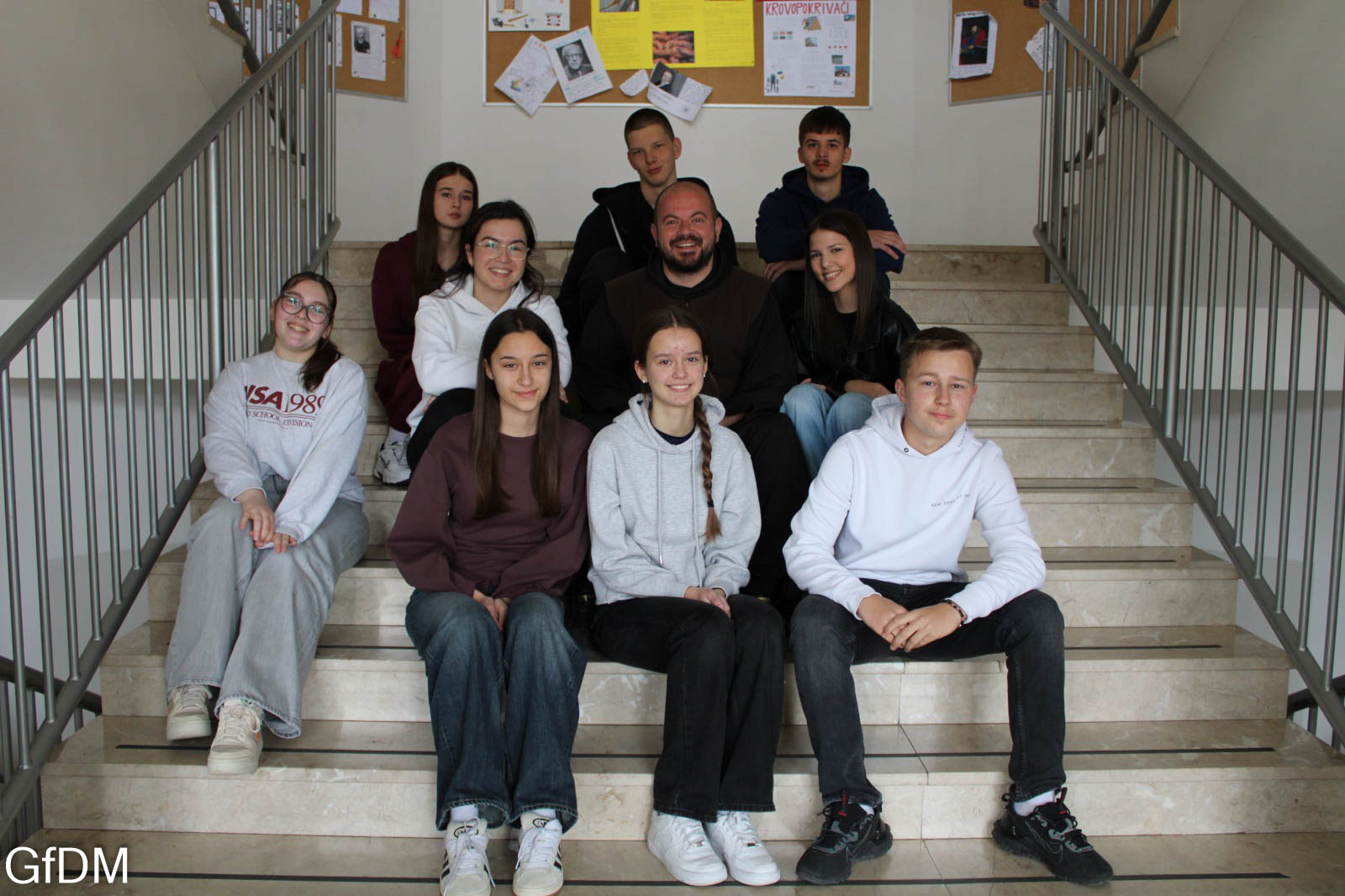 Mali umjetnici velikog srca